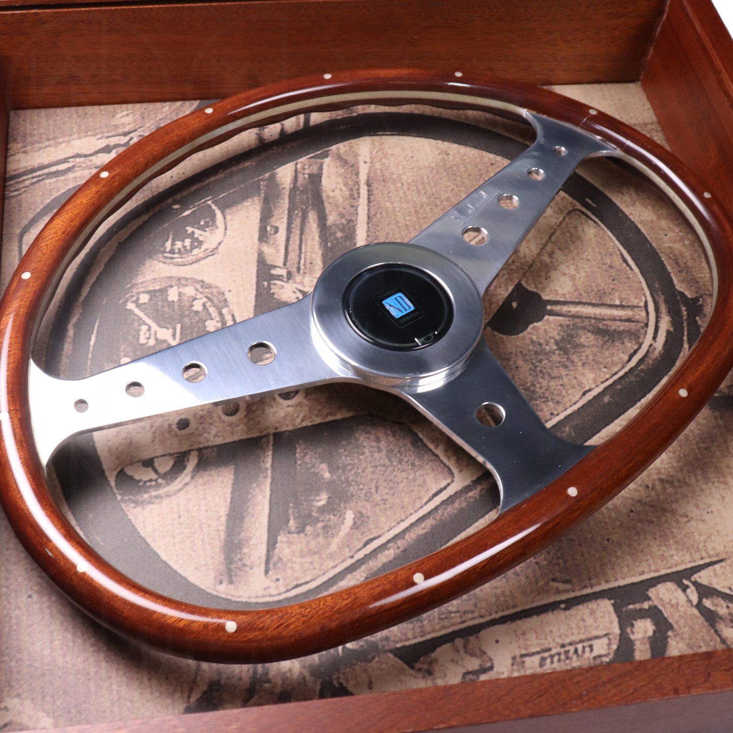 Nardi Bisiluro Limited Edition Collection Wood Steering Wheel w/Display Case