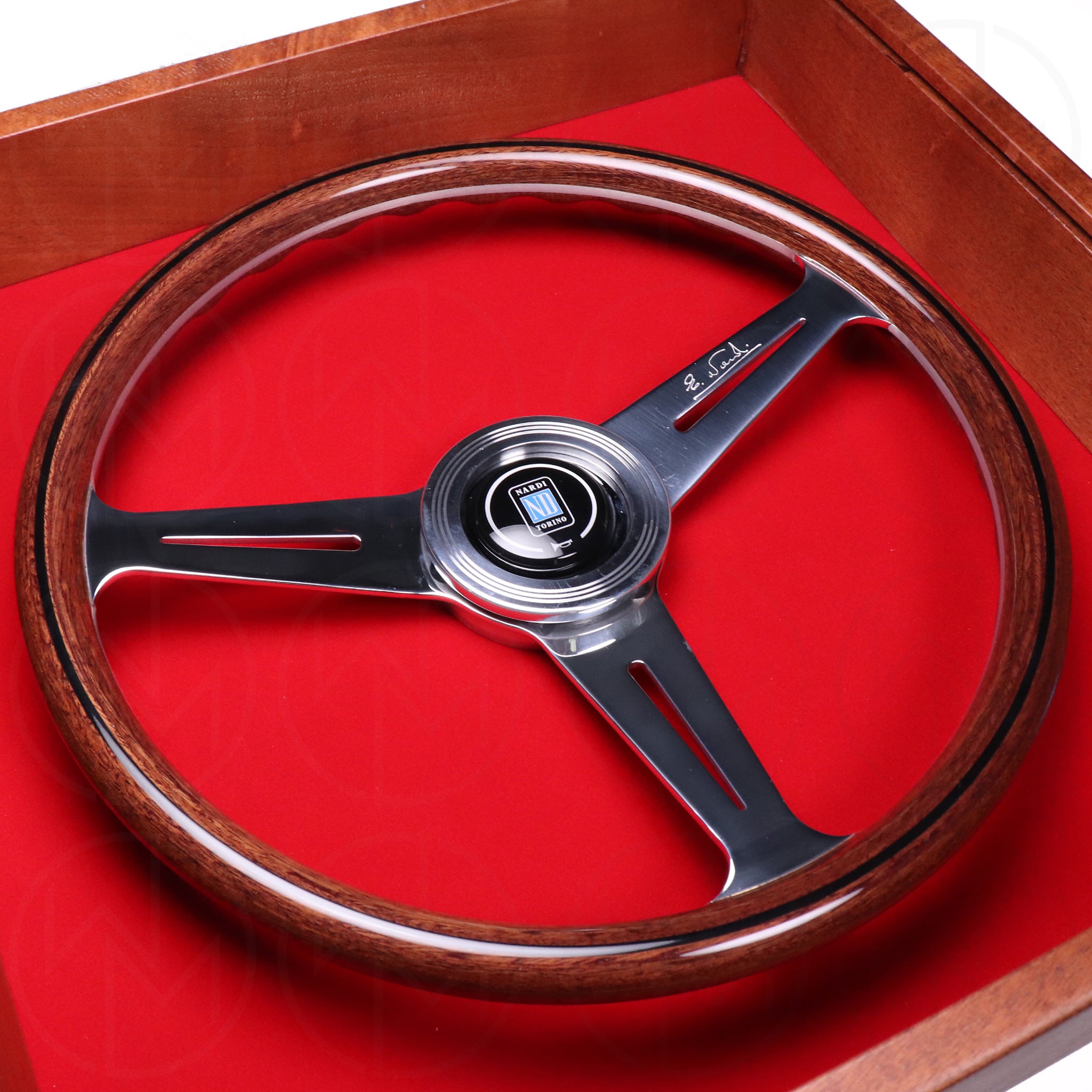 Nardi Classic Wood Steering Wheel w/Display Case - 360mm Polished Spokes